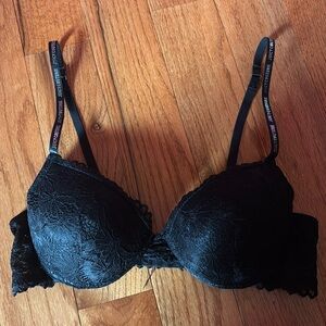 Juicy couture black push up bra